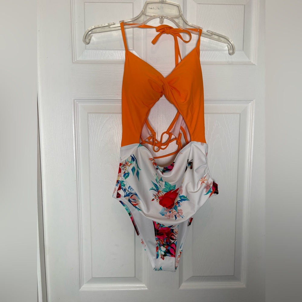 Cupshe Orange and White Floral Women’s One Piece Size Large.  NEW WITH TAGS